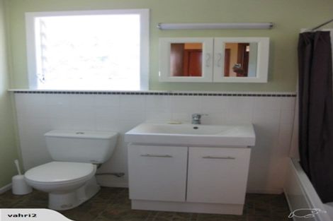 Photo of property in 2/30 Lyttelton Avenue, Forrest Hill, Auckland, 0620