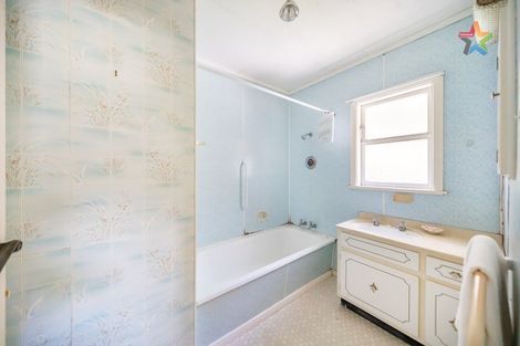 Photo of property in 76 Raukawa Street, Stokes Valley, Lower Hutt, 5019
