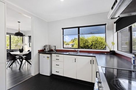 Photo of property in 20 Sandiacre Way, Browns Bay, Auckland, 0630