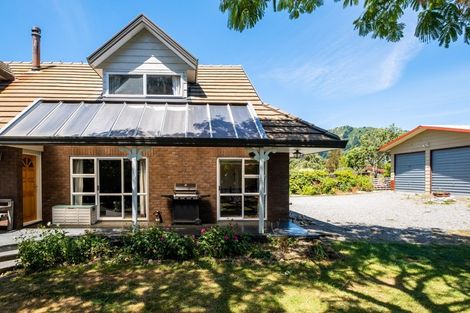 Photo of property in 10a Huia Street, Waikawa, Picton, 7220