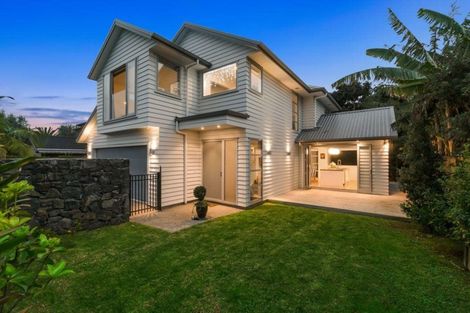 Photo of property in 1 Fathom Place, Te Atatu Peninsula, Auckland, 0610