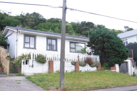 Photo of property in 98 Eden Street, Island Bay, Wellington, 6023