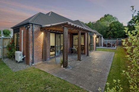 Photo of property in 12 Thoresby Mews, Avonhead, Christchurch, 8042