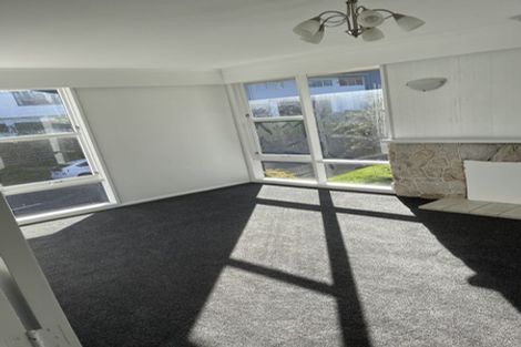 Photo of property in 6 Churton Drive, Churton Park, Wellington, 6037