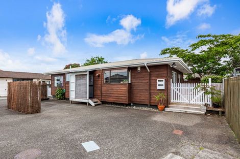 Photo of property in 16 Glenhaven Place, Te Atatu Peninsula, Auckland, 0610