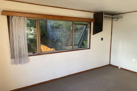 Photo of property in 21 Nikau Road, Point Howard, Lower Hutt, 5013