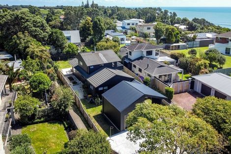 Photo of property in 23 Linda Street, Oakura, 4314