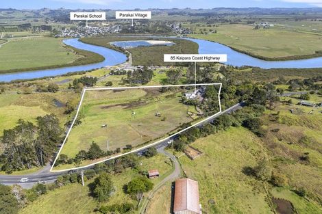 Photo of property in 85 Kaipara Coast Highway, Helensville, Kaukapakapa, 0871
