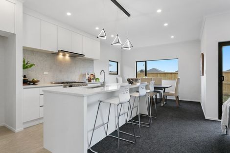 Photo of property in 24 Rose Leigh Drive, Cambridge, 3434