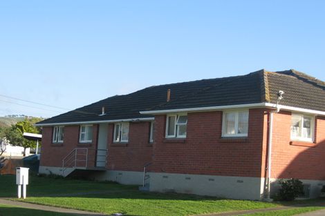 Photo of property in 11a Matahourua Crescent, Cannons Creek, Porirua, 5024