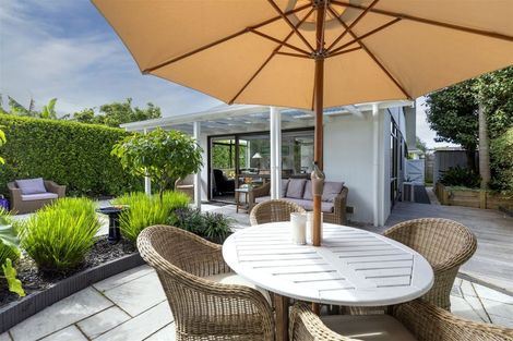 Photo of property in 25a/1 Beach Road, Te Atatu Peninsula, Auckland, 0610