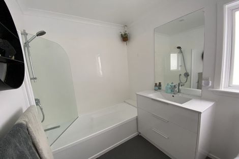 Photo of property in 75 Clifford Road, Johnsonville, Wellington, 6037