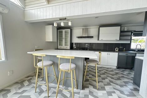 Photo of property in 47a Taikata Road, Te Atatu Peninsula, Auckland, 0610