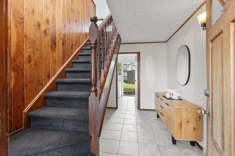 Photo of property in 1/918 Beach Road, Waiake, Auckland, 0630