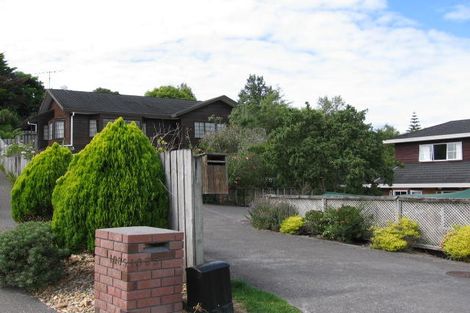 Photo of property in 1/1035 Beach Road, Torbay, Auckland, 0630