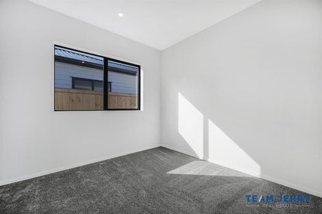 Photo of property in 27 Huringa Road, Karaka, 2113