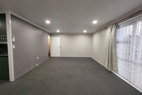 Photo of property in 20 Foyle Place, Glendene, Auckland, 0602