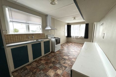 Photo of property in 27 Goldsmith Crescent, Levin, 5510