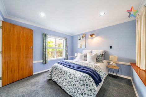 Photo of property in 2 Singers Road, Korokoro, Lower Hutt, 5012