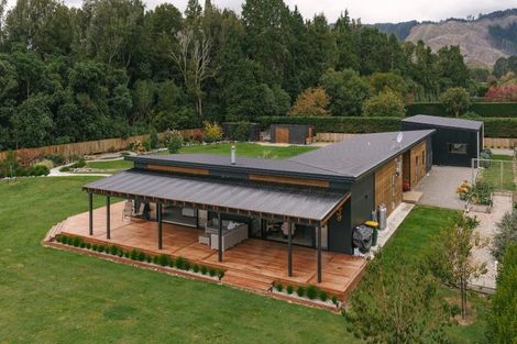 Photo of property in 38a Pohutukawa Drive, Levin, 5571