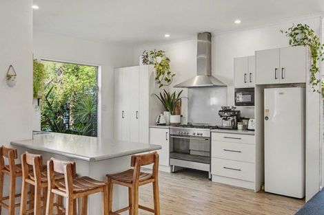 Photo of property in 52 Brougham Street, Westport, 7825