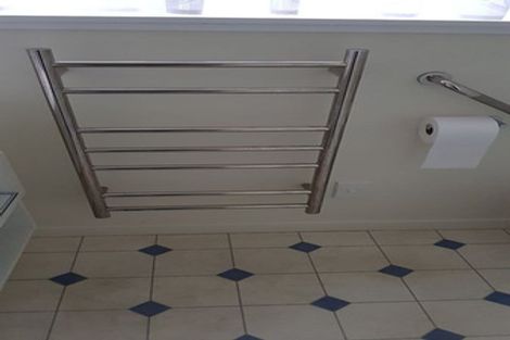 Photo of property in 38a Sunnynook Road, Sunnynook, Auckland, 0620