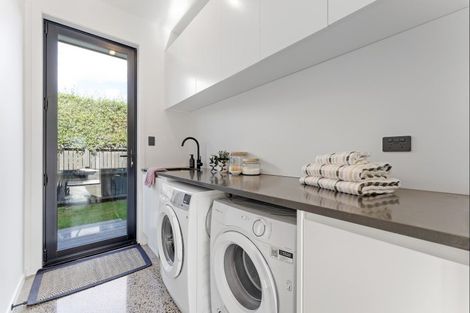Photo of property in 2 Shearwater Lane, Point Wells, 0986