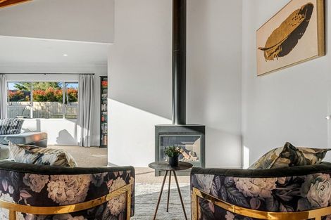 Photo of property in 8 Rarahu Place, The Gardens, Auckland, 2105