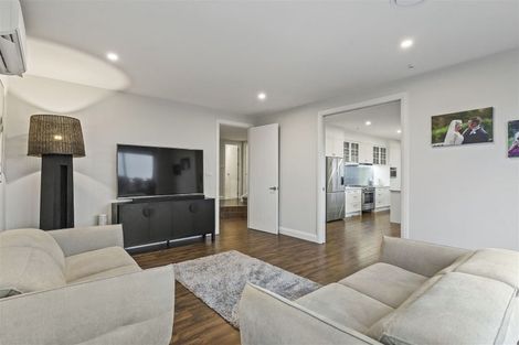 Photo of property in 33 Te Oneroa Way, Long Bay, Auckland, 0630