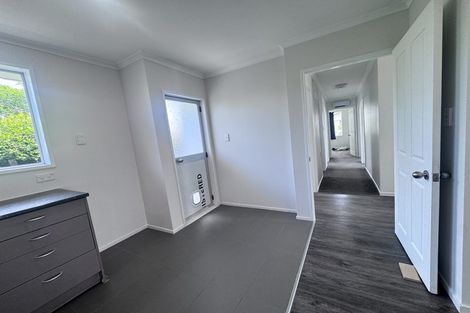 Photo of property in 32 Dunbarton Street, Redwood, Christchurch, 8051