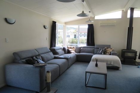 Photo of property in 3 Karamea Grove, Wainuiomata, Lower Hutt, 5014