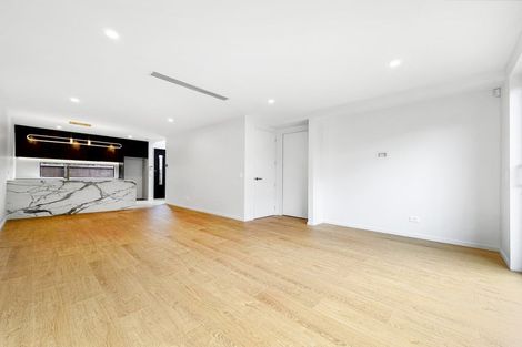 Photo of property in 2/74 Caledonian Road, St Albans, 8014