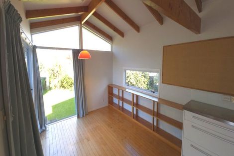 Photo of property in 5 Paulange Place, Pakuranga Heights, Auckland, 2010