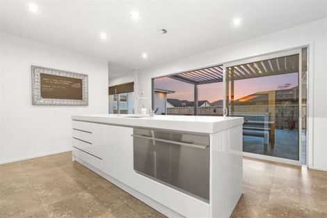 Photo of property in 172 Saint James Drive, Huntington, Hamilton, 3210