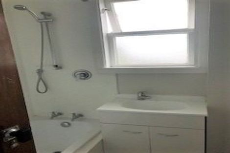 Photo of property in 3 Fruitvale Road, New Lynn, Auckland, 0600