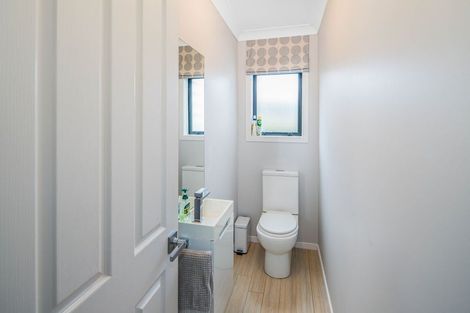 Photo of property in 7 Claverton Grove, Churton Park, Wellington, 6037