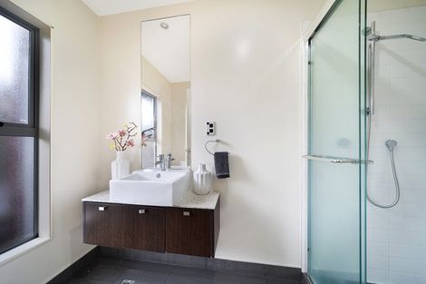 Photo of property in 76n Edmonton Road, Henderson, Auckland, 0612
