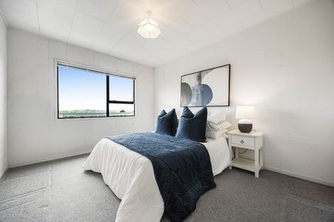 Photo of property in 12 Clearview Heights, Ranui, Auckland, 0612