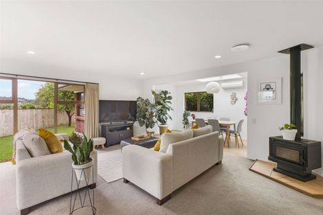 Photo of property in 33 Tree View Avenue, Glenfield, Auckland, 0629