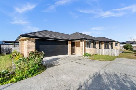 Photo of property in 24 Kowi Lakes Drive, One Tree Point, 0118