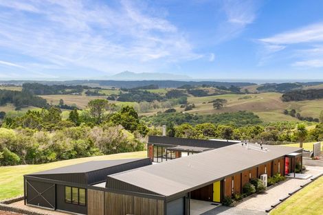Photo of property in 32 Aroha Road, Te Arai, Wellsford, 0975