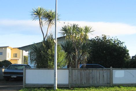 Photo of property in 75 Gray Avenue, Paraparaumu Beach, Paraparaumu, 5032