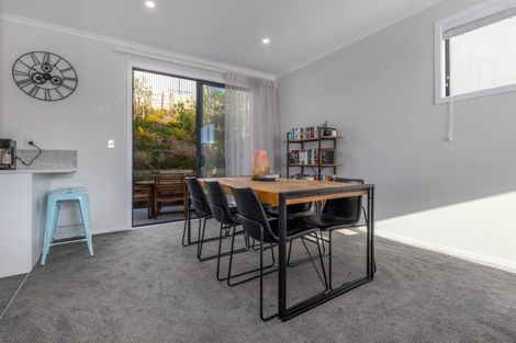 Photo of property in 3a Koreke Close, Kenepuru, 5022