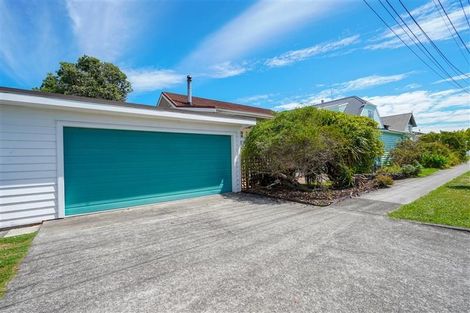 Photo of property in 1 Moana Avenue, Bayswater, Auckland, 0622