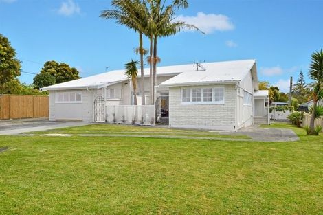 Photo of property in 24 Tiri Tiri Road, Birkdale, Auckland, 0626