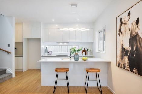 Photo of property in 3d Kingdale Road, Henderson, Auckland, 0610