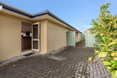 Photo of property in 22 Cobbe Place, Pomare, Rotorua, 3015