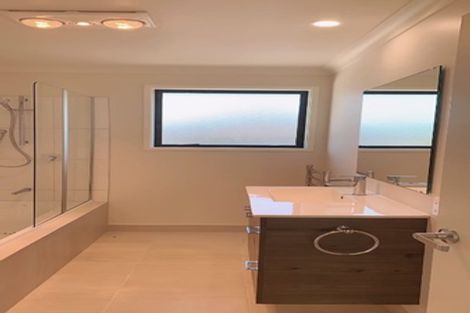 Photo of property in 18 Goh Place, Manurewa, Auckland, 2105