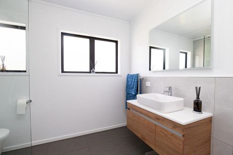 Photo of property in 230 Central Road, Waitakaruru, Thames, 3576