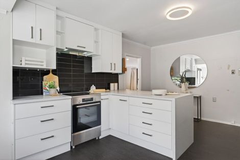 Photo of property in 2 Memorial Drive, Parahaki, Whangarei, 0112